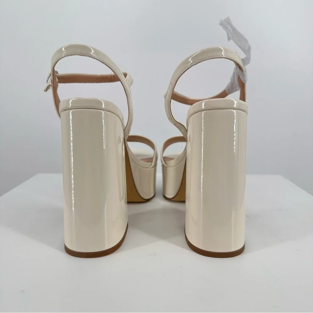 Steve Madden Jolie Buckle Patent Platform Sandals in Bone size 10